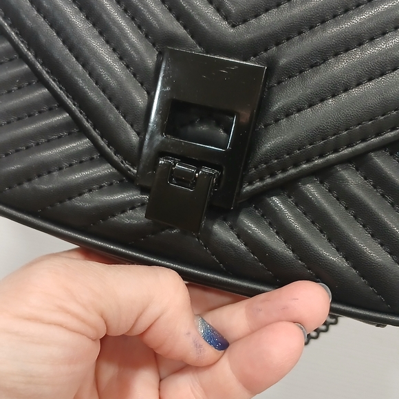 Aldo Quilted Crossbody - Picture 3 of 8